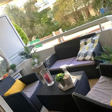 2 Pieces A Cannes