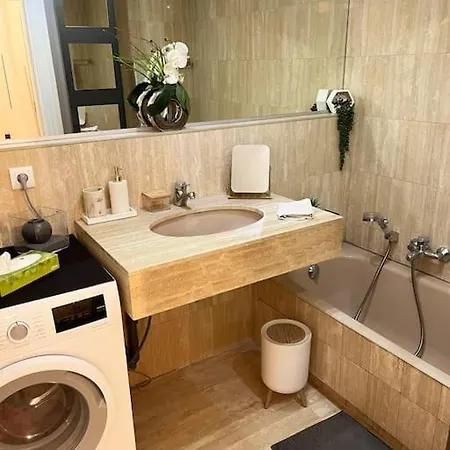 2 Pièces à *